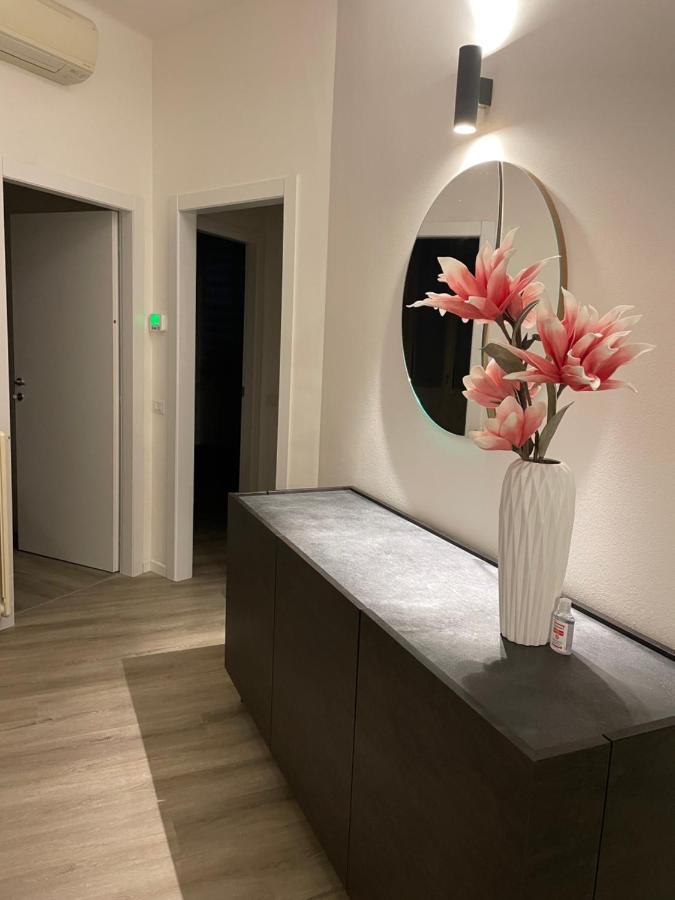 Un Balcone Sul Centro Storico Apartment Реджо Емилия Екстериор снимка